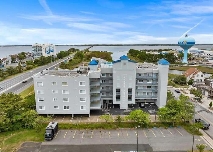 Sunset Pointe 203 *